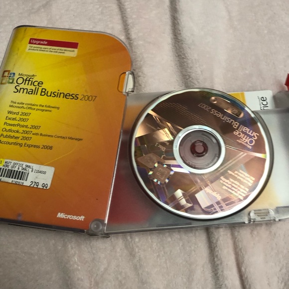 Microsoft Office Small Business suite Upgrade 2007 complete - Picture 3 of 8